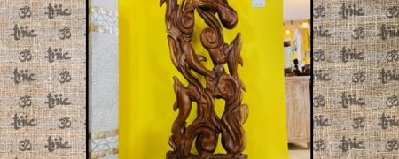 Scultura raffigurante Delfini e Onde in stile Marinaro